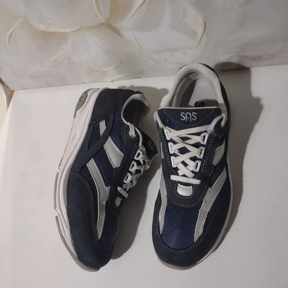 SASwomens Navy and White Athletic Shoes